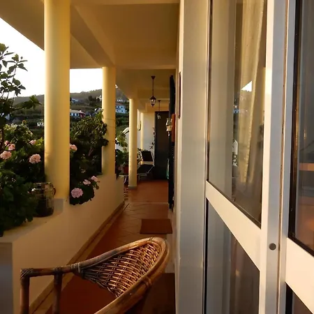 Geraeumige Mit Panoramablick * Arco da Calheta (Madeira)
