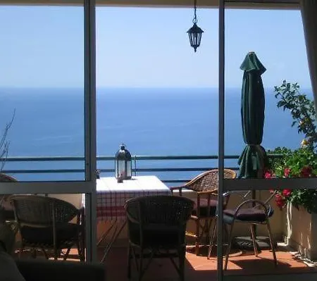 Geraeumige Mit Panoramablick Apartment Arco da Calheta (Madeira)